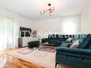 Trosoban namješten stan sa garažom - Centar - 80 m2
