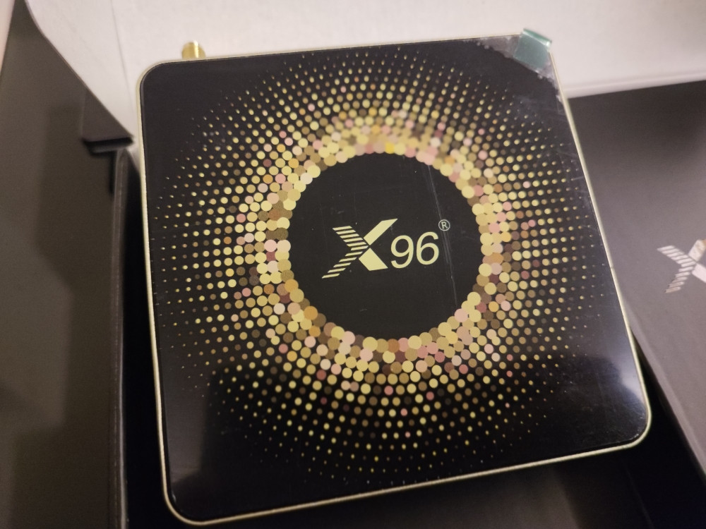 Tv box Amlogic X96 X10 S928X-j 8Gb LPDDR4 Ram najnoviji Tv box!