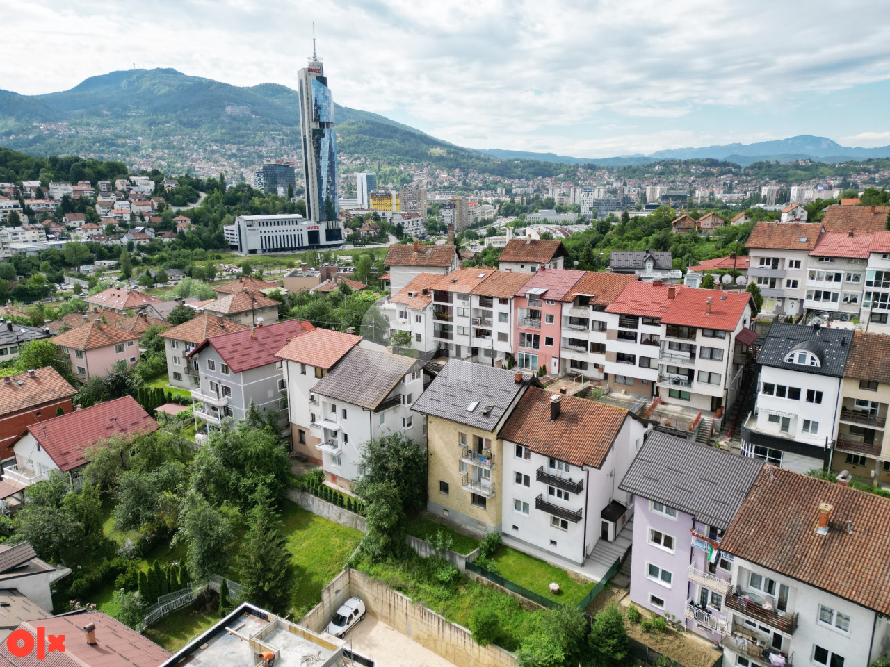 NN Nekretnine : Kuća sa 3 etaže - Velešići 2
