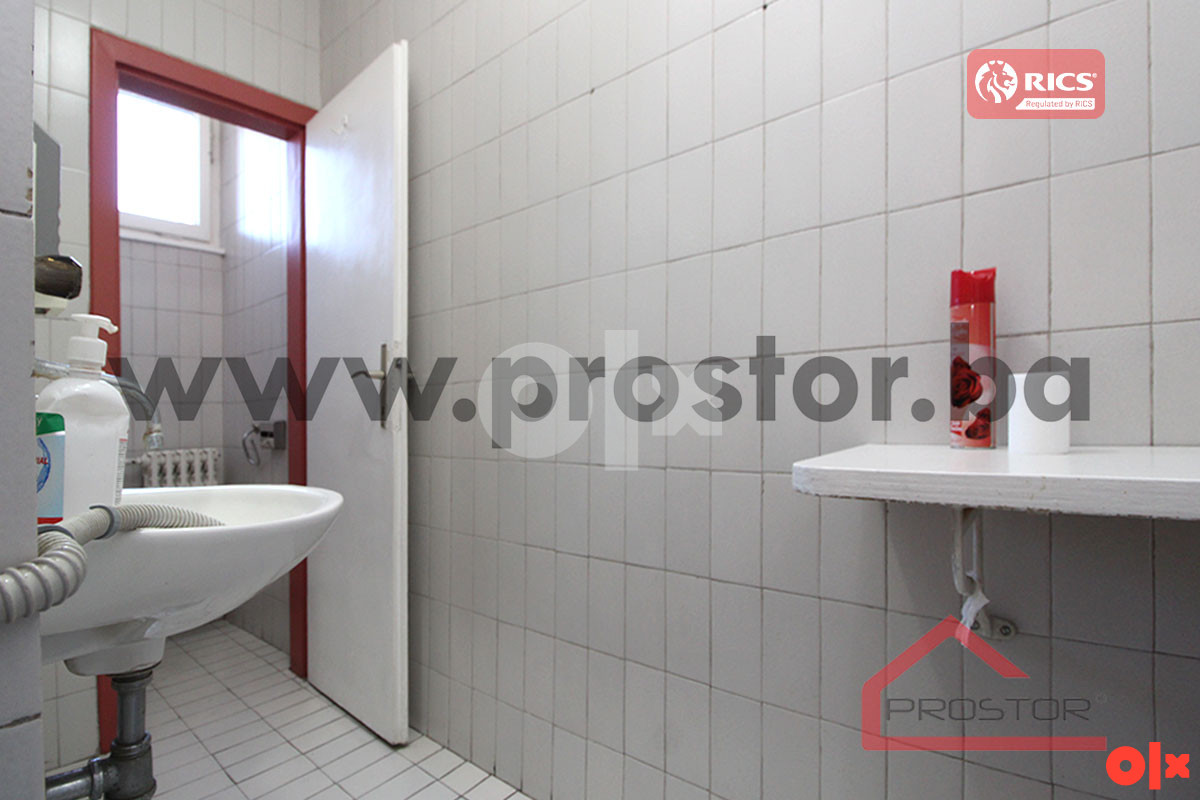 PROSTOR izdaje: Poslovni prostor, 200m2, ul. Ferhadija 12