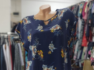 Ženska majica vel M/L