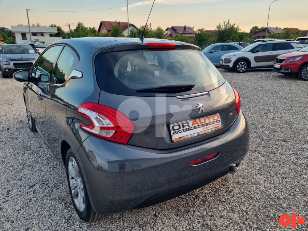 Peugeot 208 1.6hdi 84kw 2012gp *ALLURE*MEDIA*ALU*LED