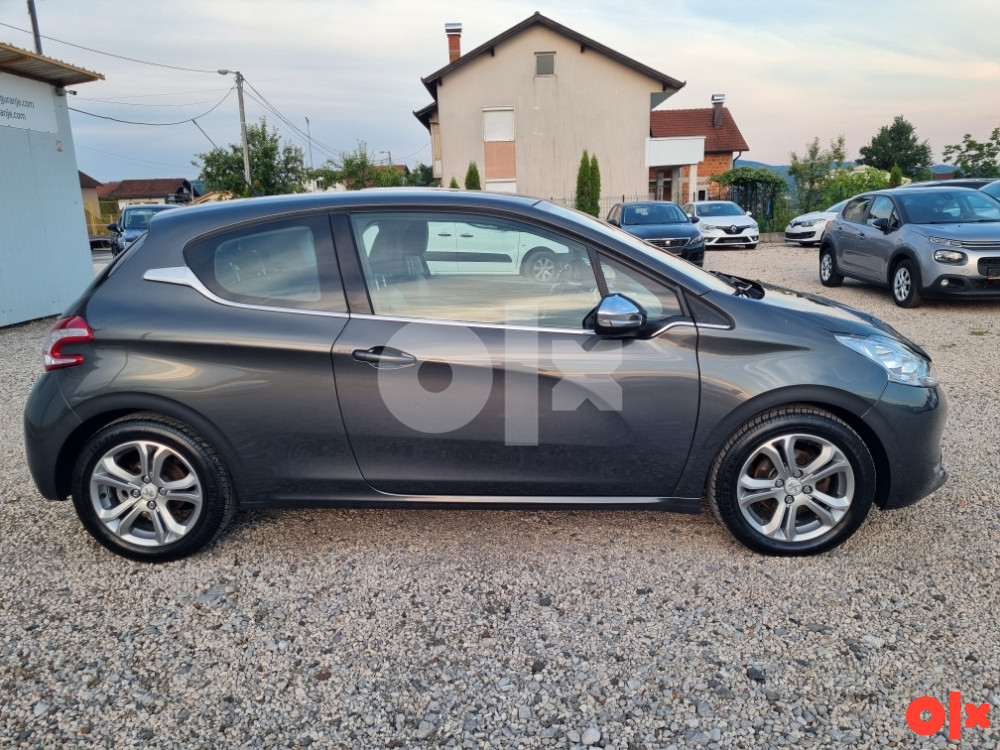 Peugeot 208 1.6hdi 84kw 2012gp *ALLURE*MEDIA*ALU*LED