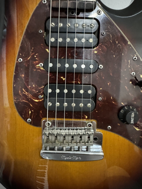 Music Man Silhouette HSH Tremolo