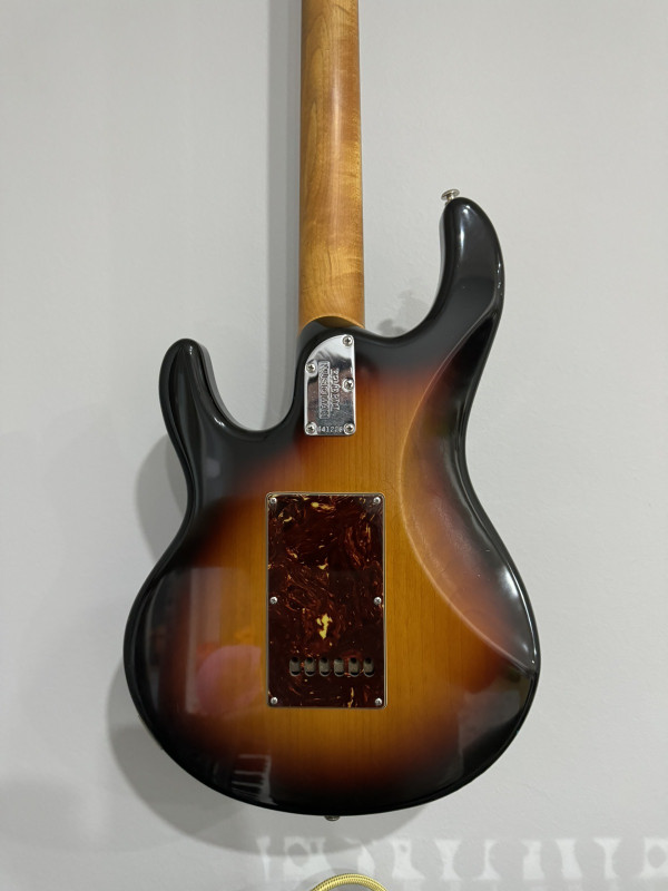 Music Man Silhouette HSH Tremolo