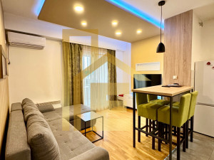 Iznajmljujemo dvosoban stan sa parking mjestom, naselje Čaire