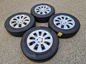 Celicne felge 17 5x112 Skoda Kodiaq sa ratkapama i zimskim gumama