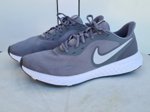 NIKE REVOLUTION 5 muske patike tene 47