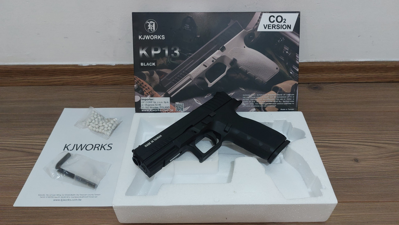 Pistolj KJW KP-13 Airsoft puške/pištolji