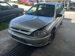 Kia Rio 2003 godina benzin Dijelovi