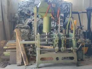 cetvorostrana hidraulicna presa