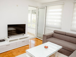 Stan na dan Stupine, Tuzla  062 849 501