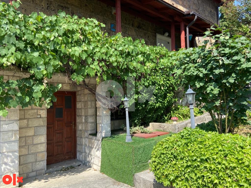 DUPLEKS STAN SA DVORIŠTEM I GARAŽOM - KOŠEVSKO BRDO - CENTAR