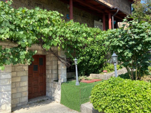 DUPLEKS STAN SA DVORIŠTEM I GARAŽOM - KOŠEVSKO BRDO - CENTAR