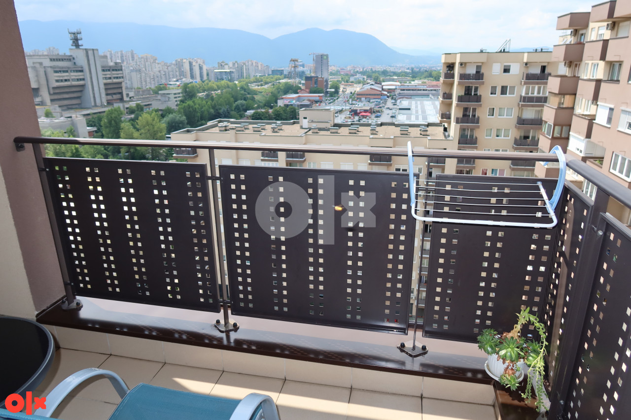 Stan na dan Sarajevo sa garazom 061/067-771 5