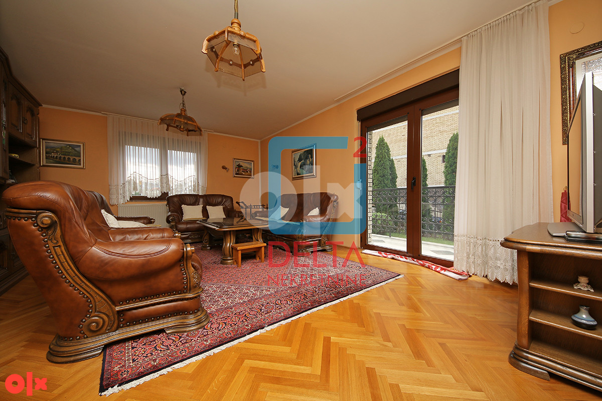 Kuća na parceli od 756m2 i poslovnim objektom / Otes / Ilidža 3