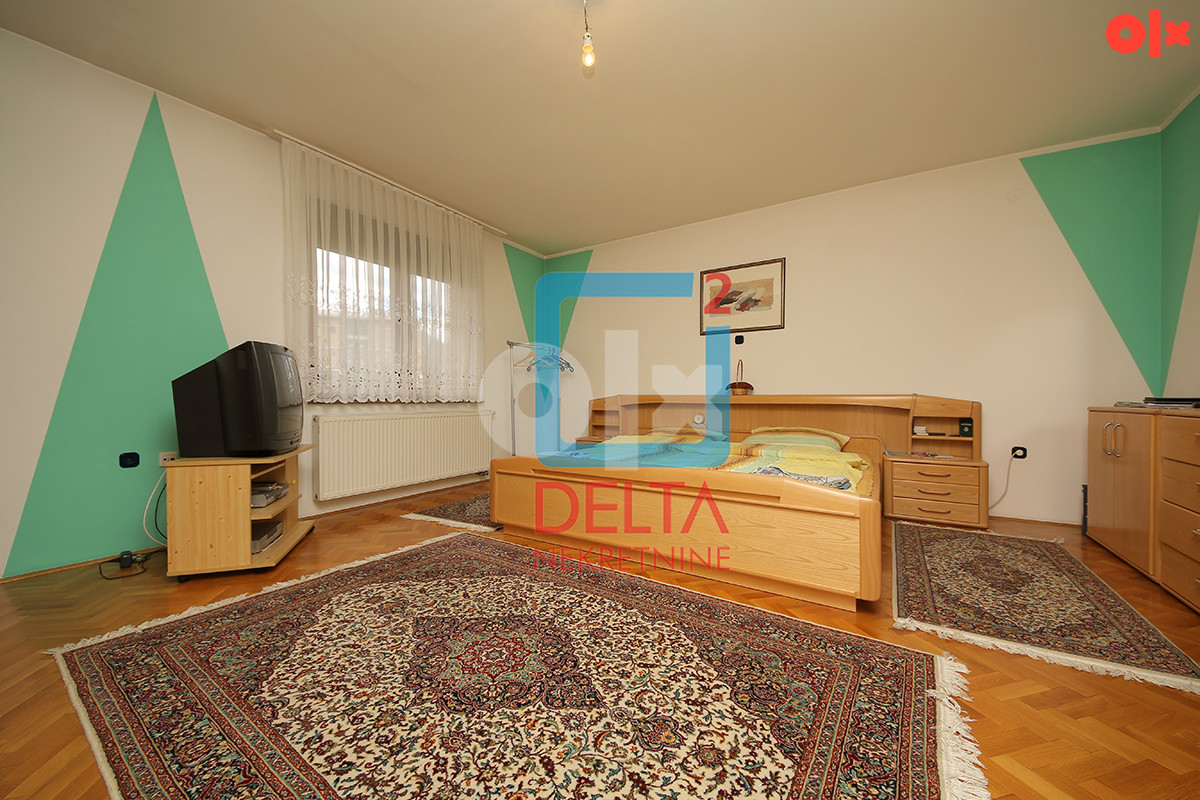 Kuća na parceli od 756m2 i poslovnim objektom / Otes / Ilidža 11