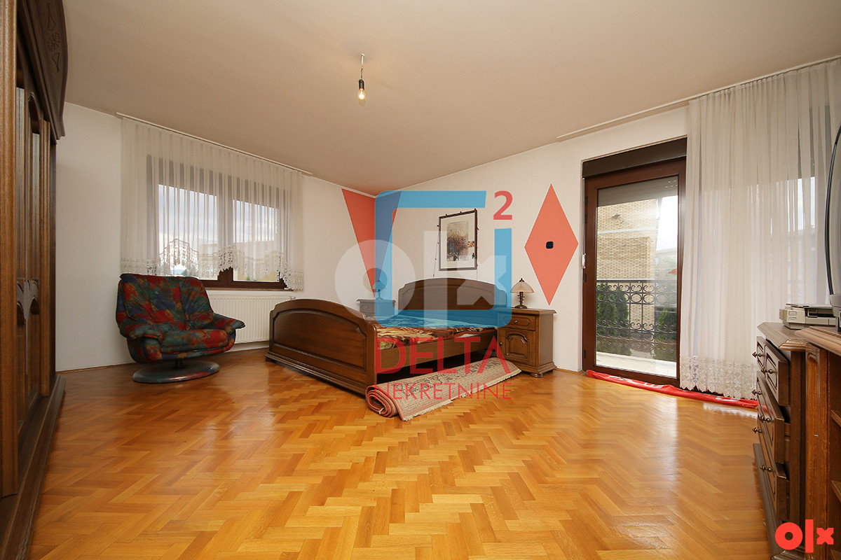 Kuća na parceli od 756m2 i poslovnim objektom / Otes / Ilidža 12