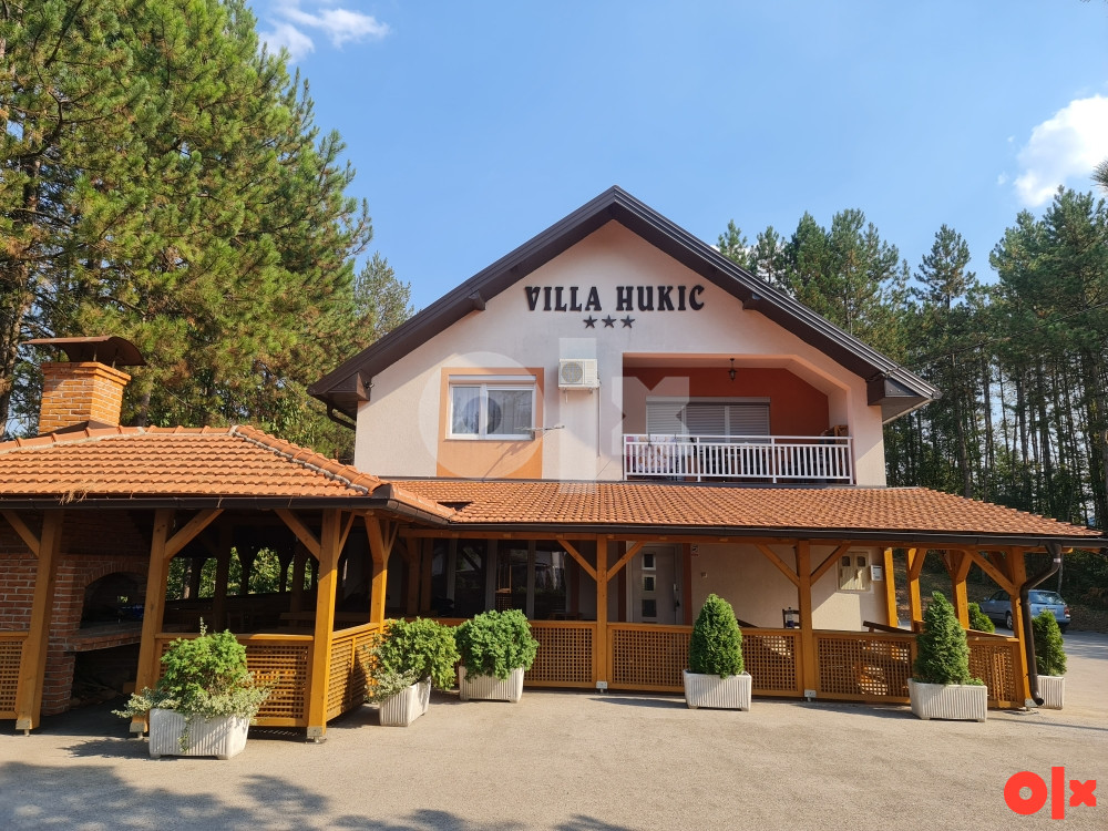 Sobe, apartmani, svadbeni salon. Villa Hukic. Tuzla