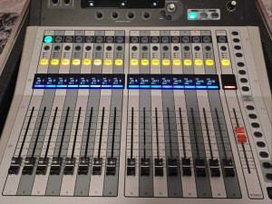 Mikseta Yamaha TF1 Kao nova digitalna