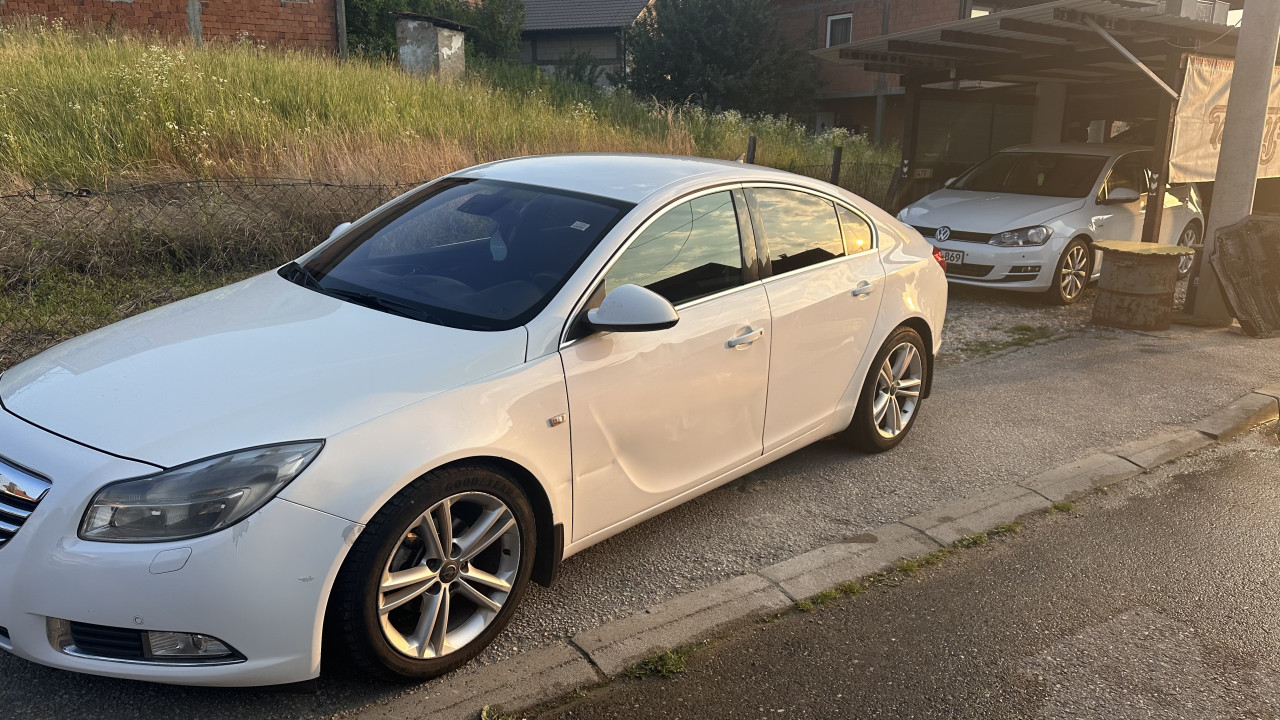 IZNAJMLJIVANJE AUTA OPEL INSIGNIA AUTOMATIK DIZEL