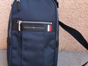 TOMMY HILFIGER torba za nošenje preko grudi-unisex