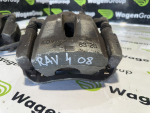 Klijesta prednja cilindar desni Toyota RAV4 2008 (fotografija 5)