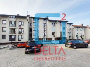 Prostran četverosoban stan / 90m2 / Vraca / Grbavica