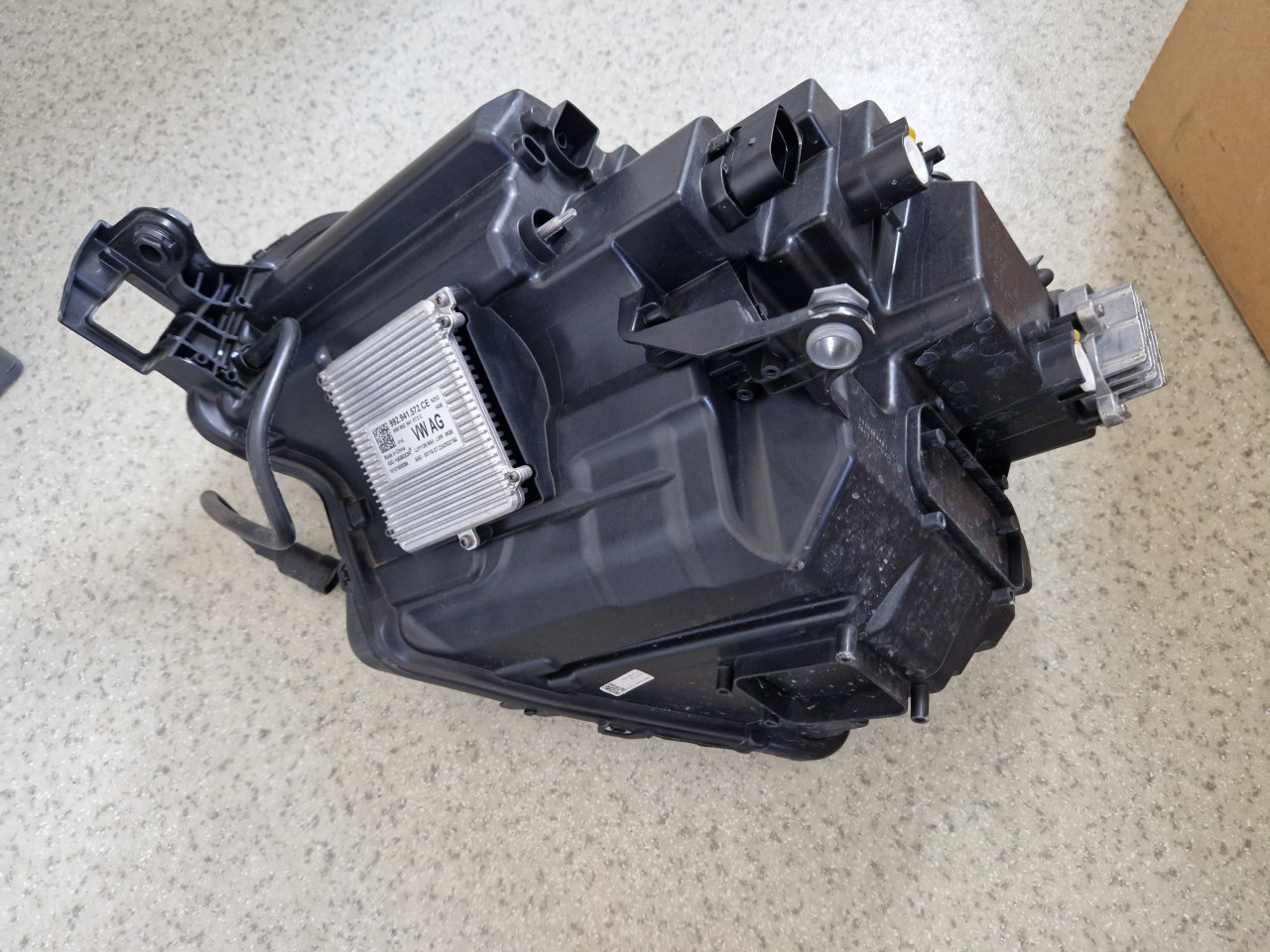 DESNI FAR FULL LED SKODA KAROQ -57B941036