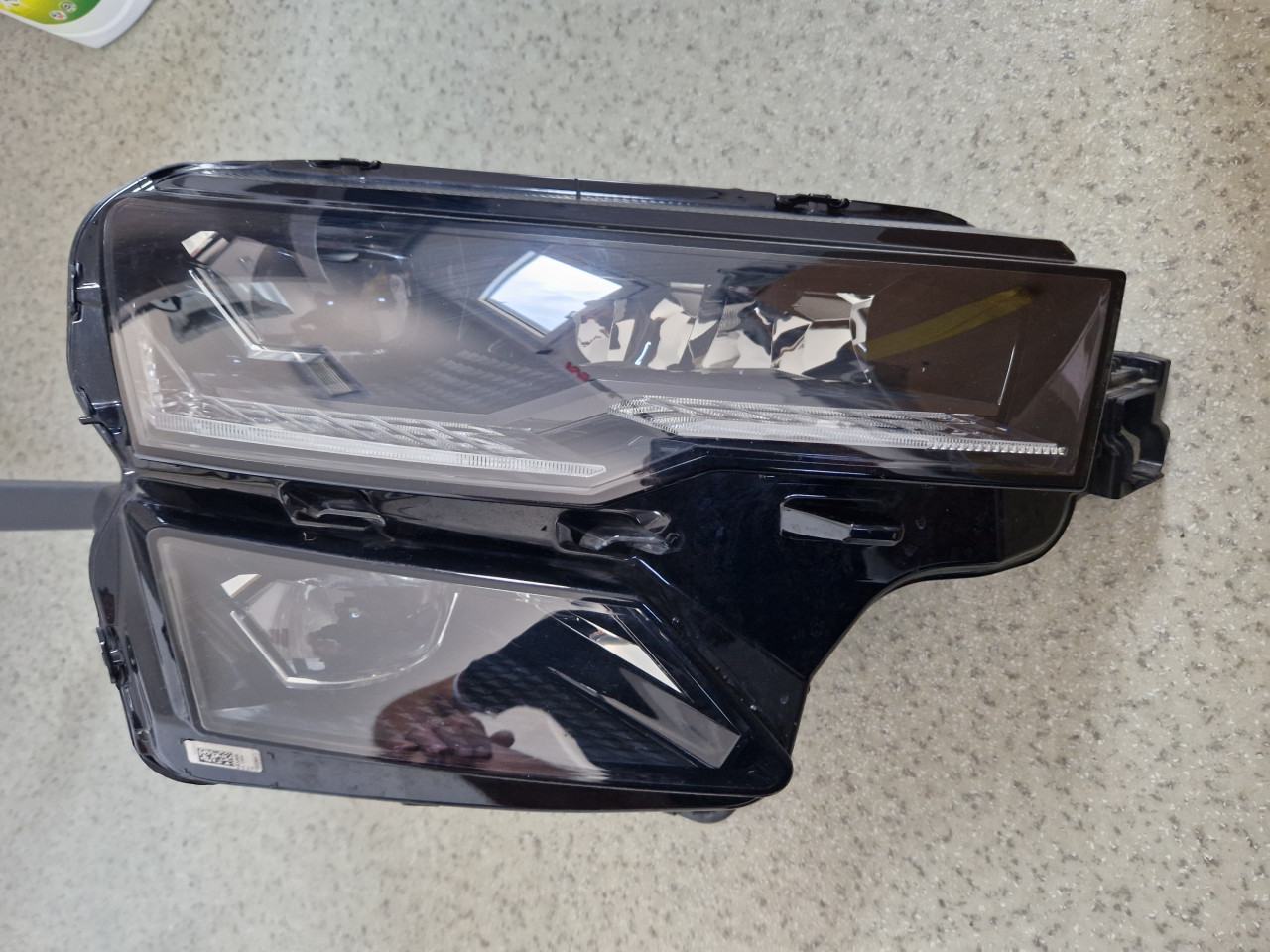DESNI FAR FULL LED SKODA KAROQ -57B941036