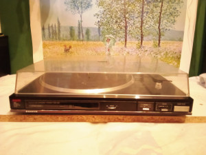 GRAMOFON SANYO TP 566