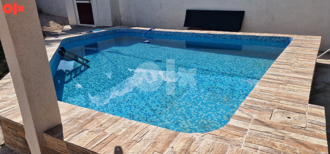 Vila sa bazenom Amynature 061 132 747, Bla