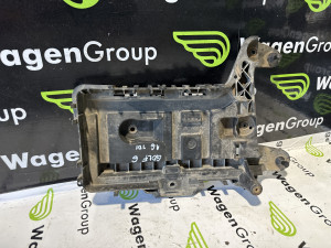 Nosac akumulatora Volkswagen Golf 6 (fotografija 1)