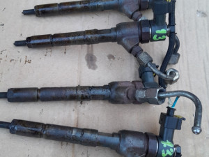 INJEKTORI/ DIZNE OPEL CORSA 1.3 DT 0445110 083 2004 god