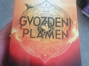 Gvozdeni plamen Rebeka Jaros