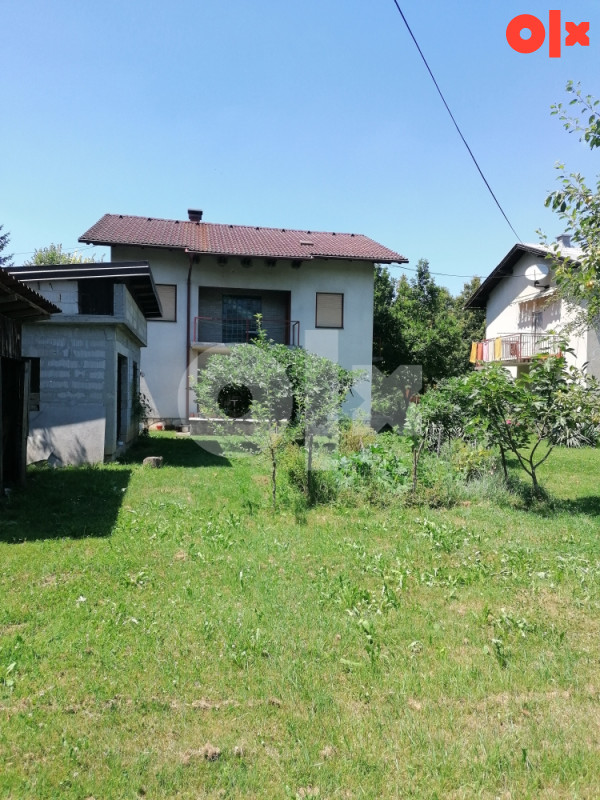 Kuća sa velikim dvorištem Bihać, Luke 3