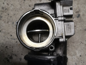 KLAPNA GASA AUDI A4B7 2.0 TDI
