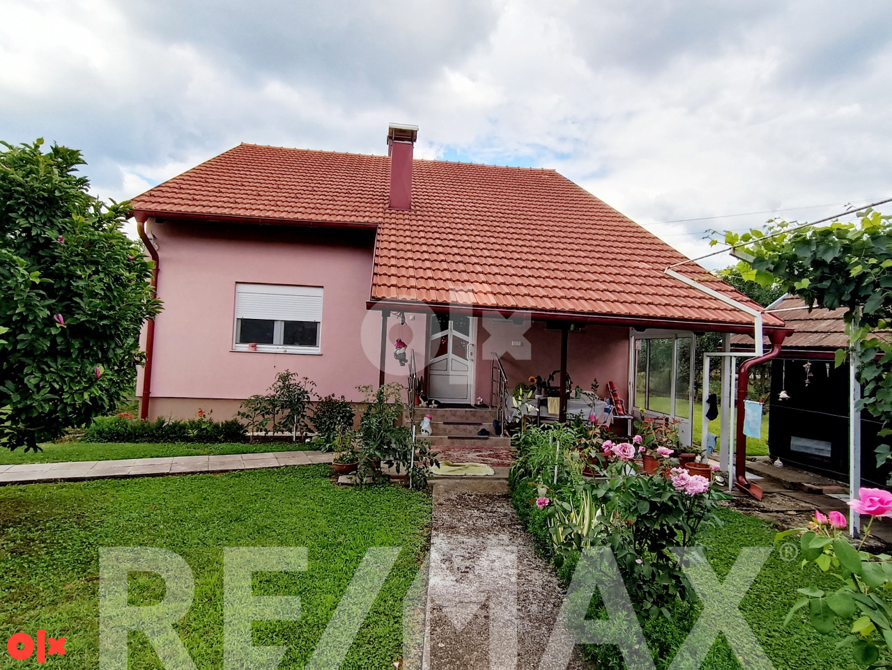 Prodaje se kuća u Laktašima na placu od 1831m2 3