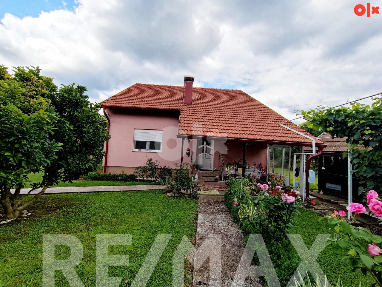 Prodaje se kuća u Laktašima na placu od 1831m2 4