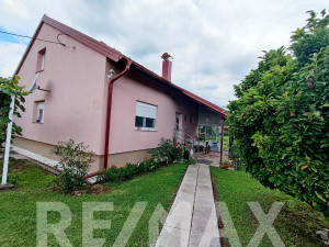 Prodaje se kuća u Laktašima na placu od 1831m2 photo 5