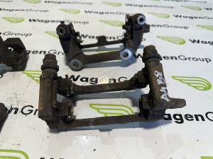 Nosac klijesta prednji uadnji Audi A4 B8 2011 (fotografija 3)