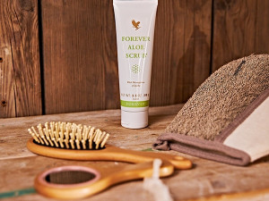Piling Forever Aloe Scrub