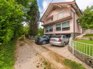 Vikendica - Hadžići - Osenik - 123 (2917)m2