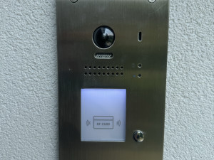 Videonadzor, alarmi, videointerfoni