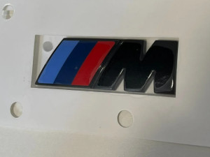 BMW M znak crni logo amblem zadnji