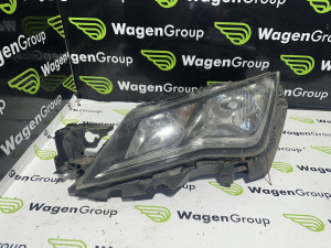 Far lijevi Seat Leon 2015