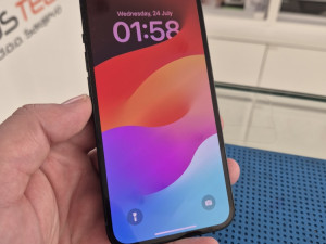 Apple iPhone 13 256GB *Korišten u super stanju*