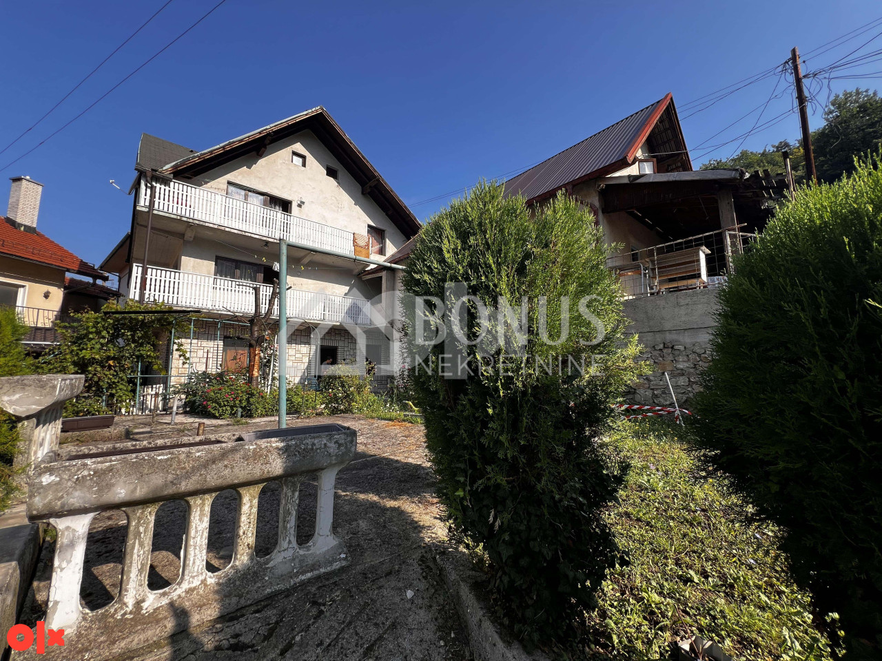 Kuća sa garažom - Crkvice