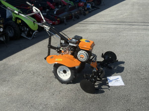 Motokultivator kopačica  freza VTB 842 novo