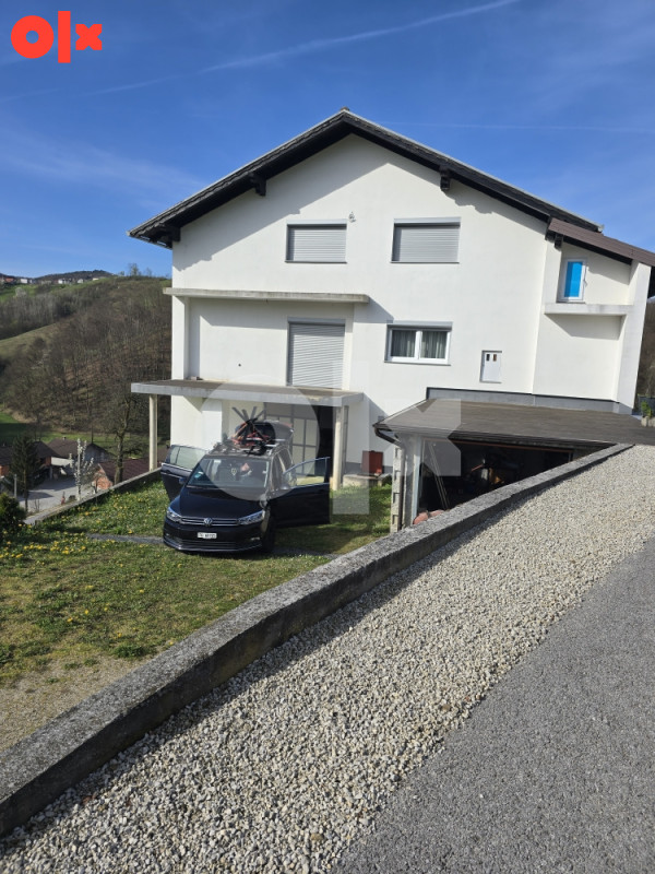 Duplex kuca sa okucnicom